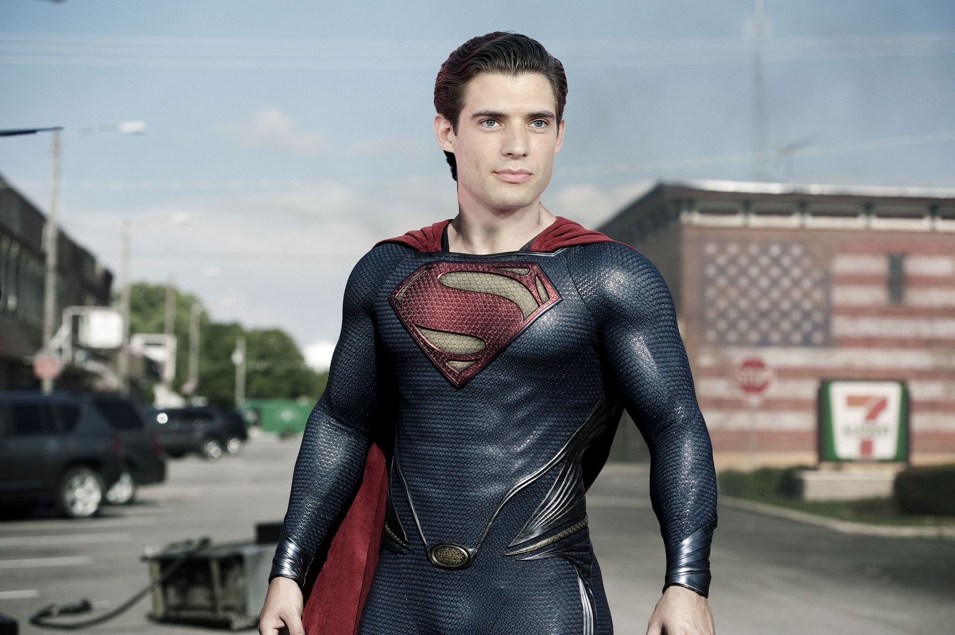 David Corenswets Kopf ist auf Henry Cavills Körper gephotoshoppt worden.